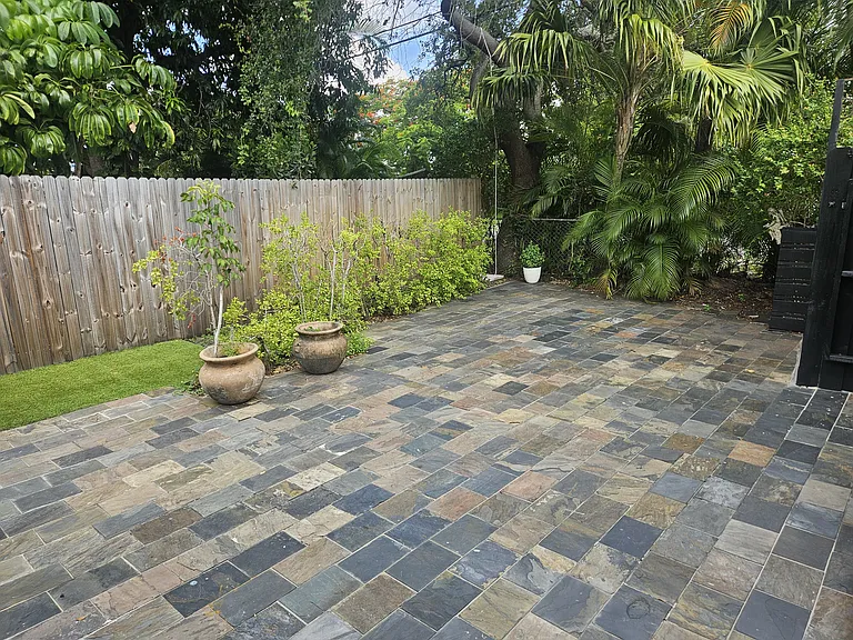 200 SW 3rd Ave — Photo 12