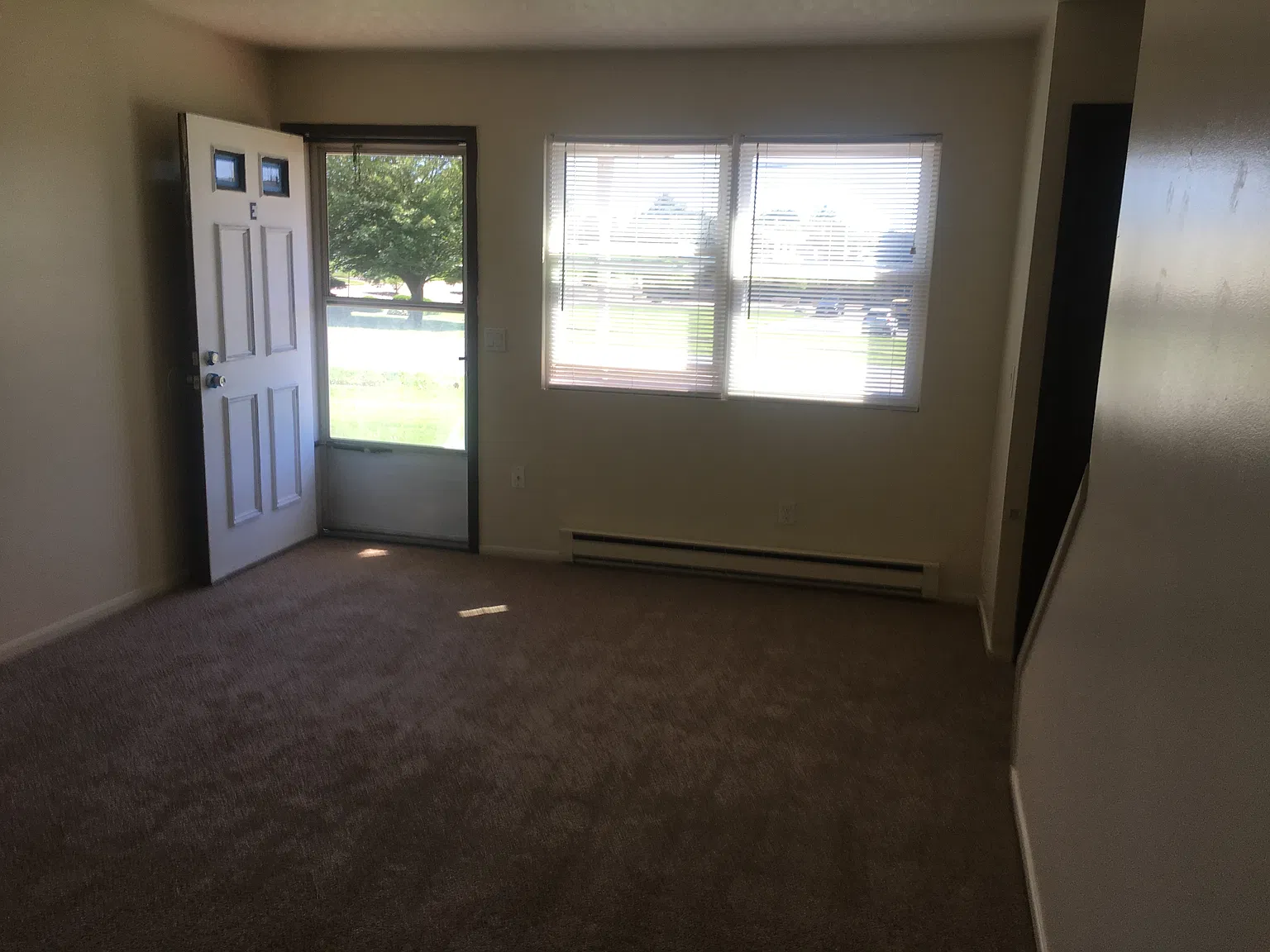 2 bed, 950 sqft, $975 — Photo 3