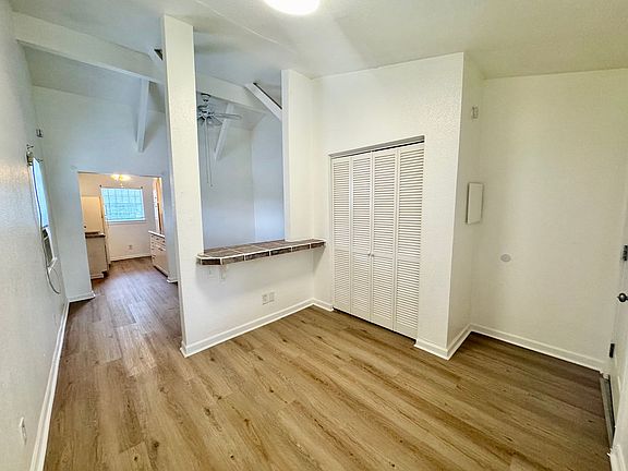 3rd image of 602 Lovett Ave APT 5