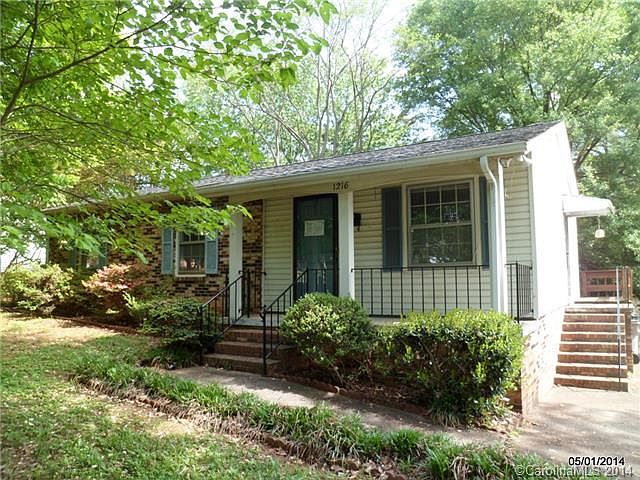 1st image of 1216 E Park Dr