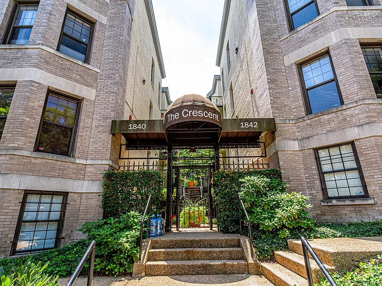 1842 California St NW #13B — Photo 22