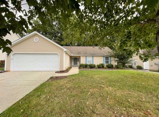 611 Walnut Crossing Dr, Whitsett, NC 27377