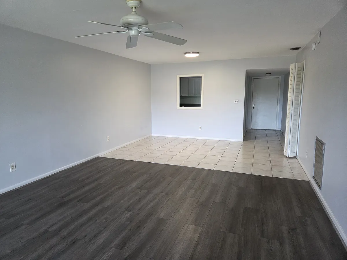 Building Photo - 5651 Rattlesnake Hammock Rd #301C