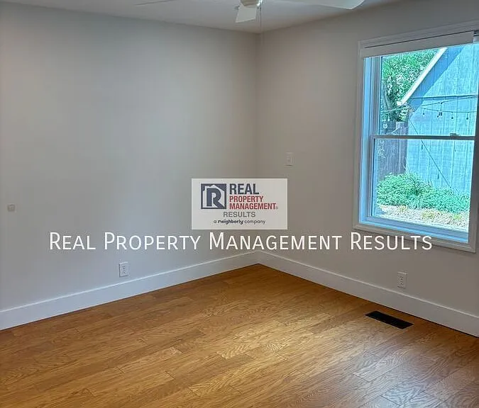 402 W Jennings St — Photo 18