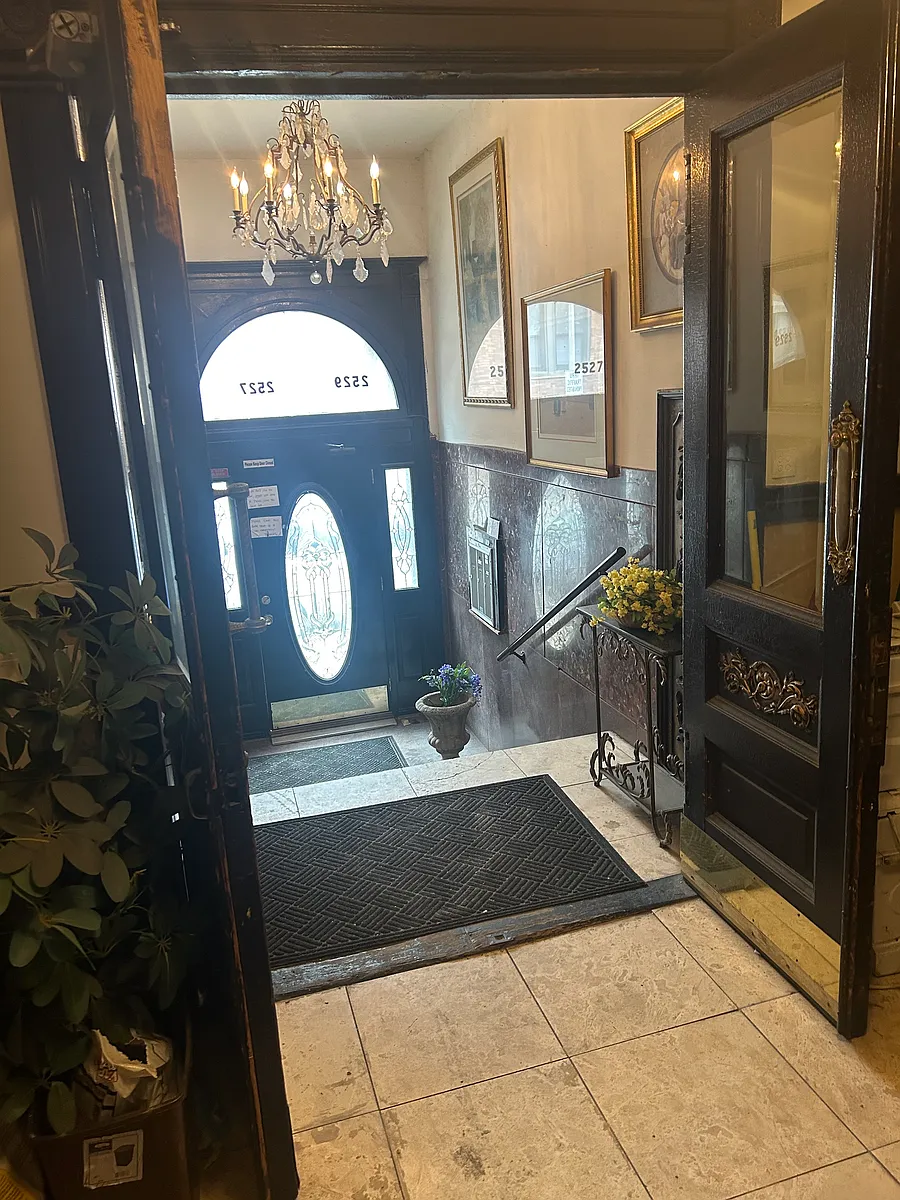 Building Photo - 2529 N Orchard St #B