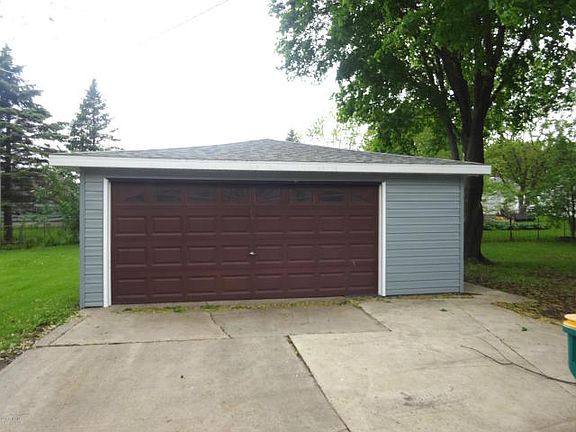 2nd image of 1604 Academy Ave
