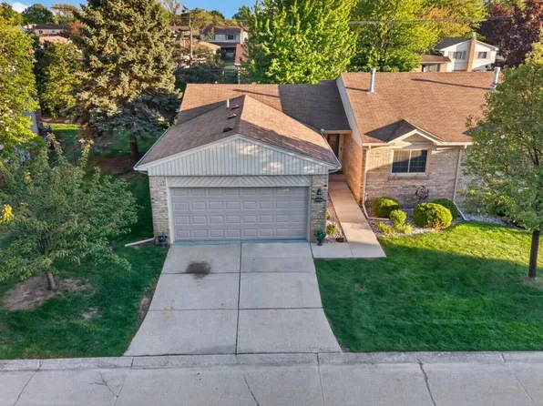 15570 Mary Ct, Clinton Township, MI 48038