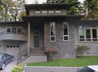 3105 SW Cascade Dr, Portland, OR 97205