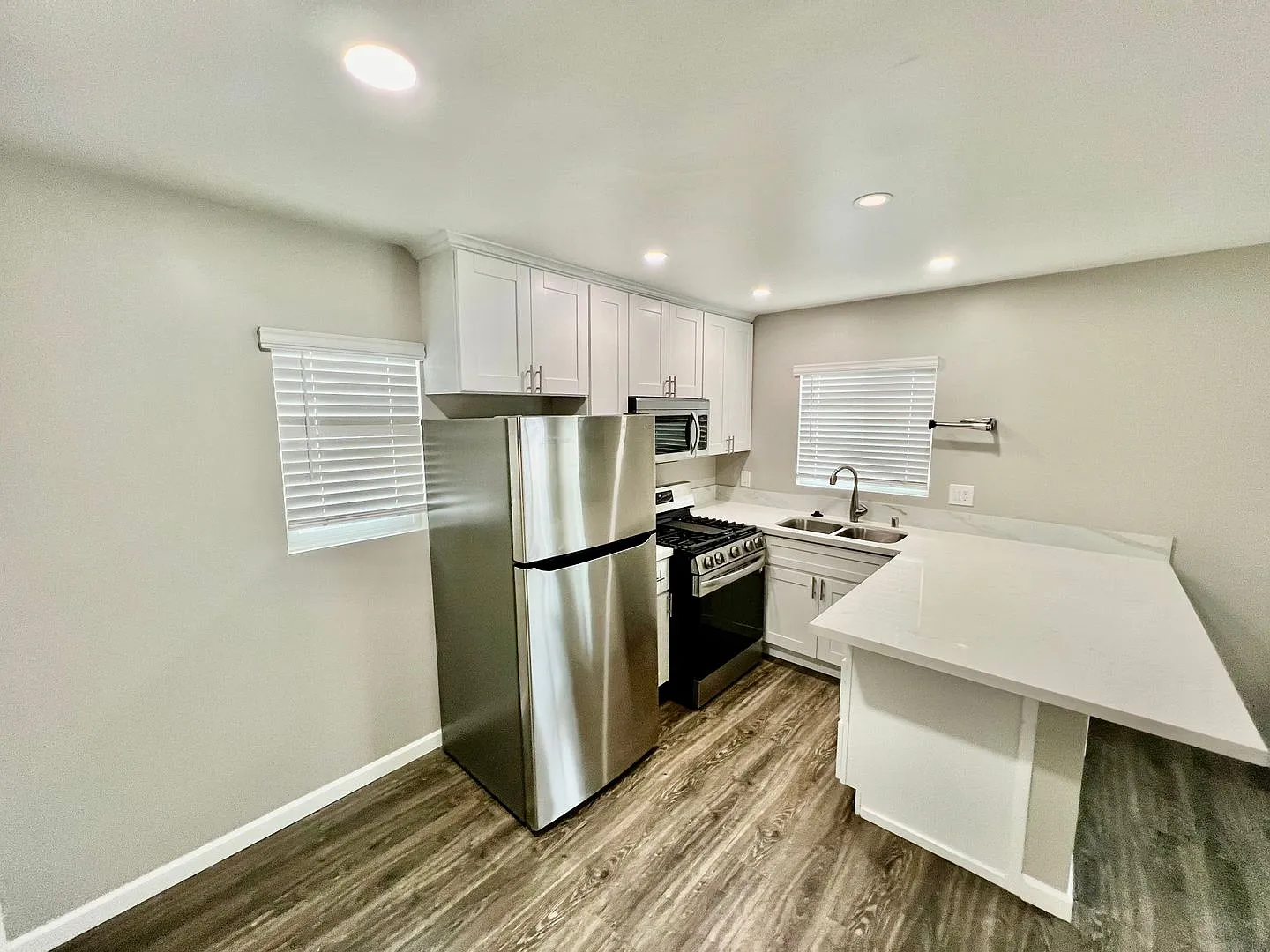 2619-2621 Magnolia Avenue* - 2600L — Photo 3