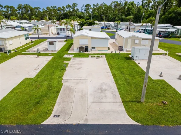 40 La Fonda Ln, North Fort Myers, FL 33903