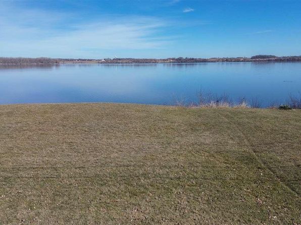 1315 & 1319 Frank Hall Dr, Albert Lea, MN 56007