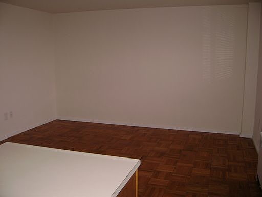4th image of 518 E Town St APT 520