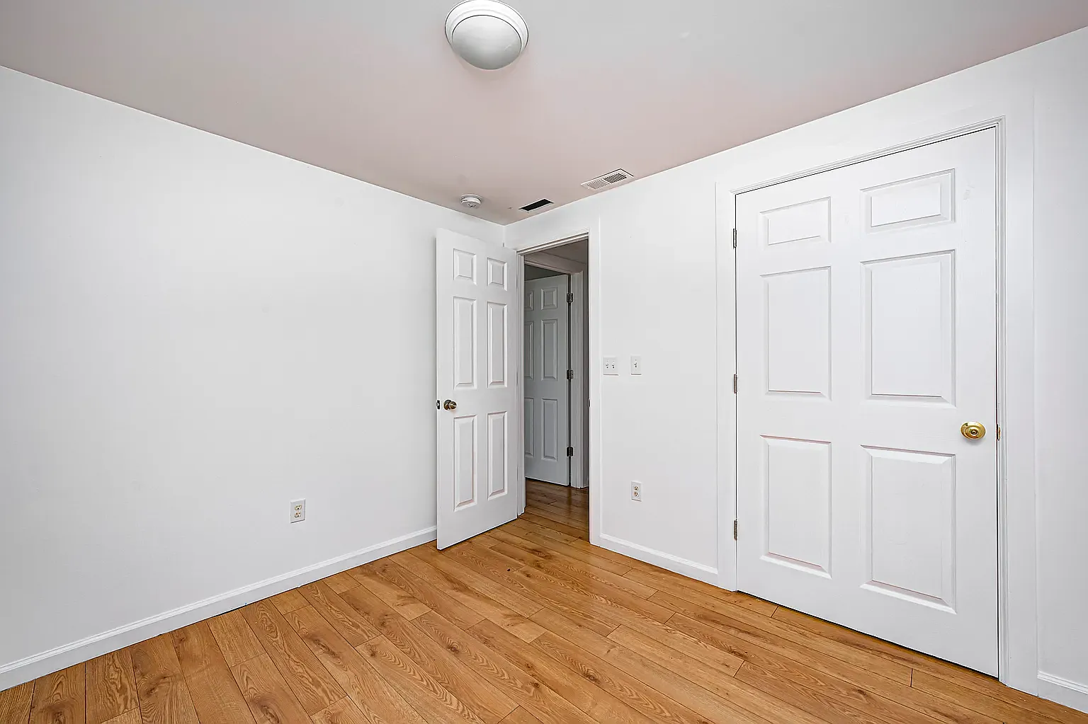 4 bed, 1320 sqft, $1,450 — Photo 1