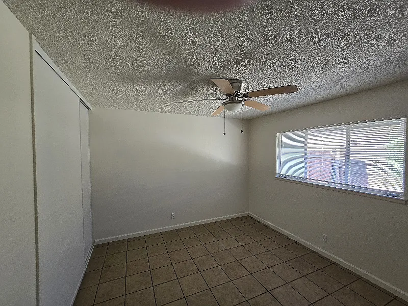 3 bed, 1152 sqft, $2,100 — Photo 3