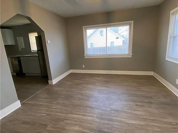 3rd image of 2224 Blake Ave