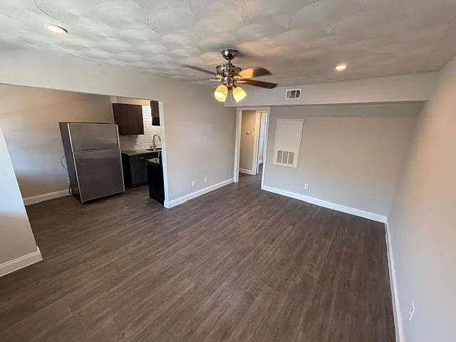 1 bed, 753 sqft, $1,200 — Photo 3