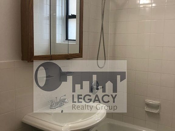 3rd image of 2335 Broadway APT 4F