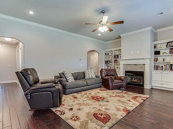 5th image of 740 Saddlehorn Dr