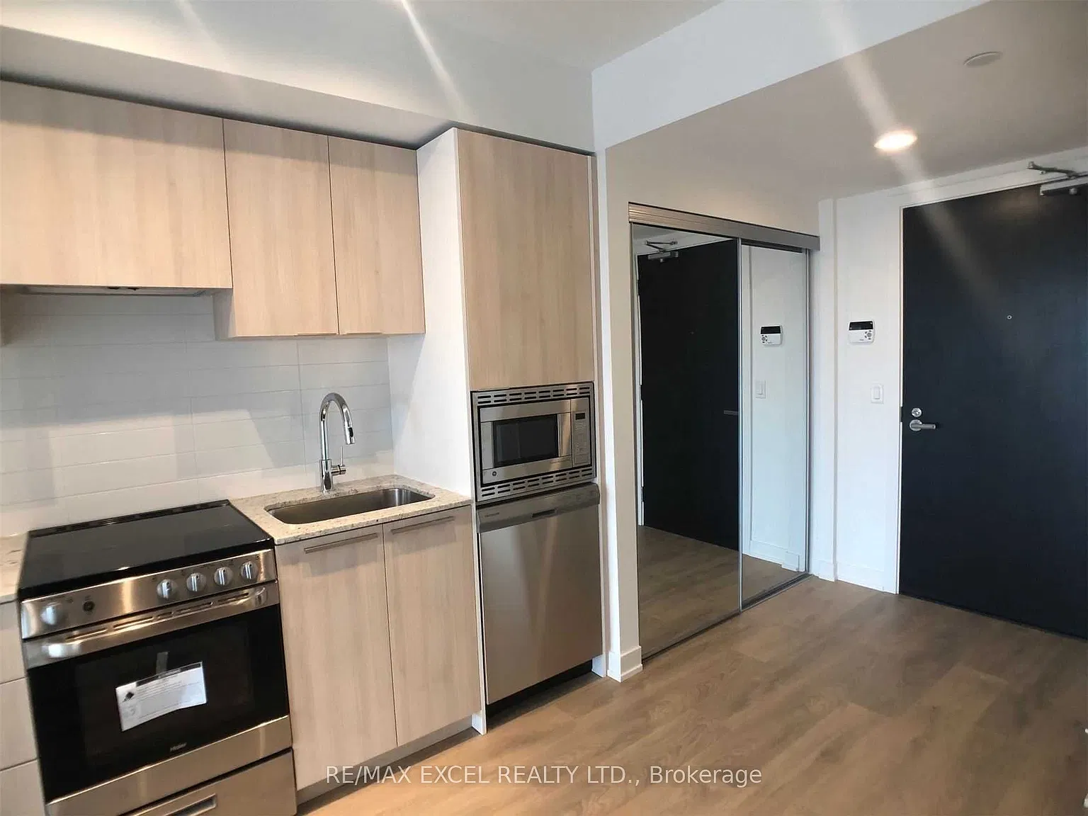 2 bed, $2,400 — Photo 3