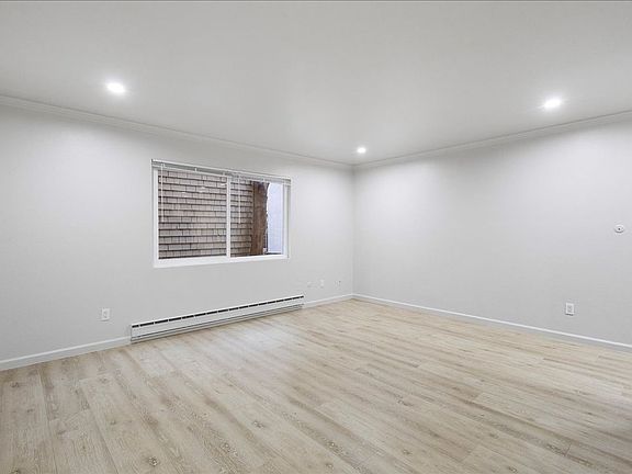 4th image of 145 17th St APT 105