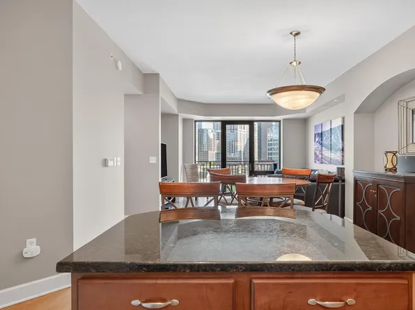 500 E Grant St APT 709, Minneapolis, MN 55404