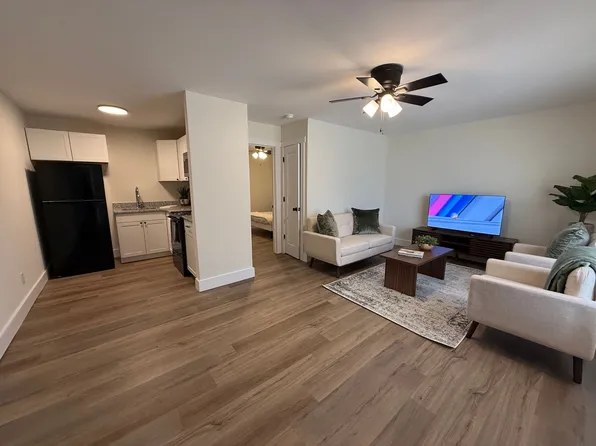 1020 College, 1020 College Ave #B16, Athens, GA 30601