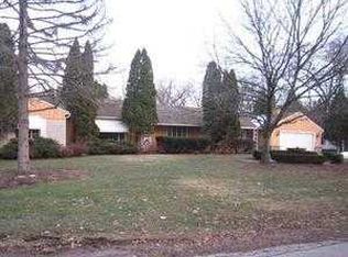 953 Sauganash Dr, Fontana, WI 53125