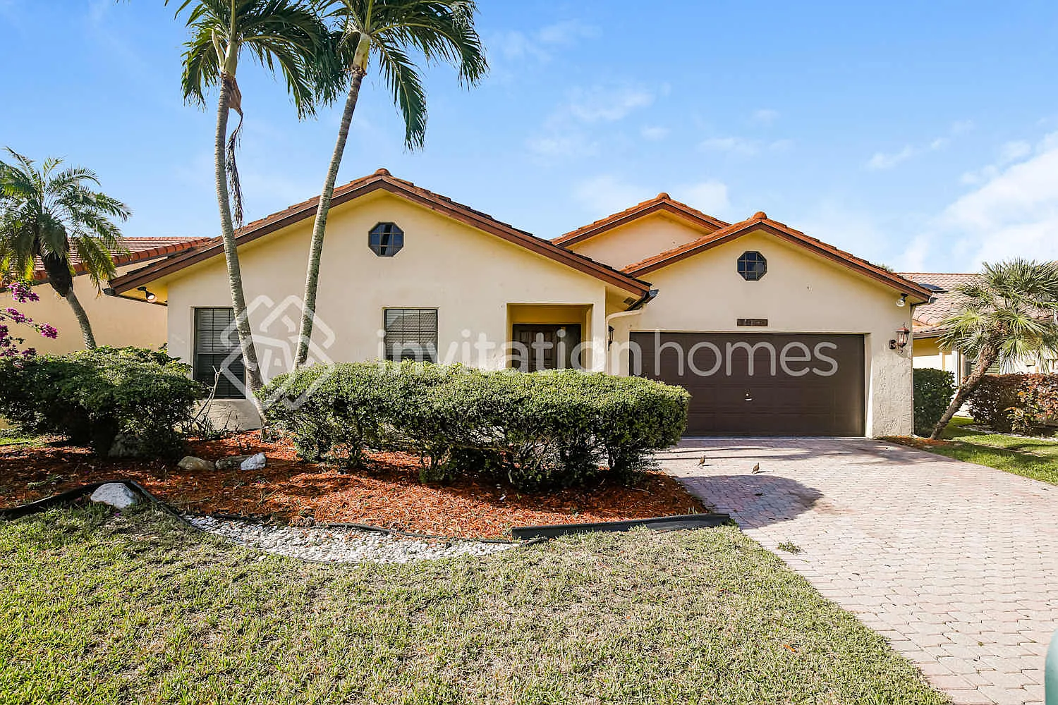 7045 Golf Pointe Cir Tamarac, FL 33321 — Photo 1