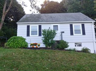 32 Marsh Ave, Worcester, MA 01605