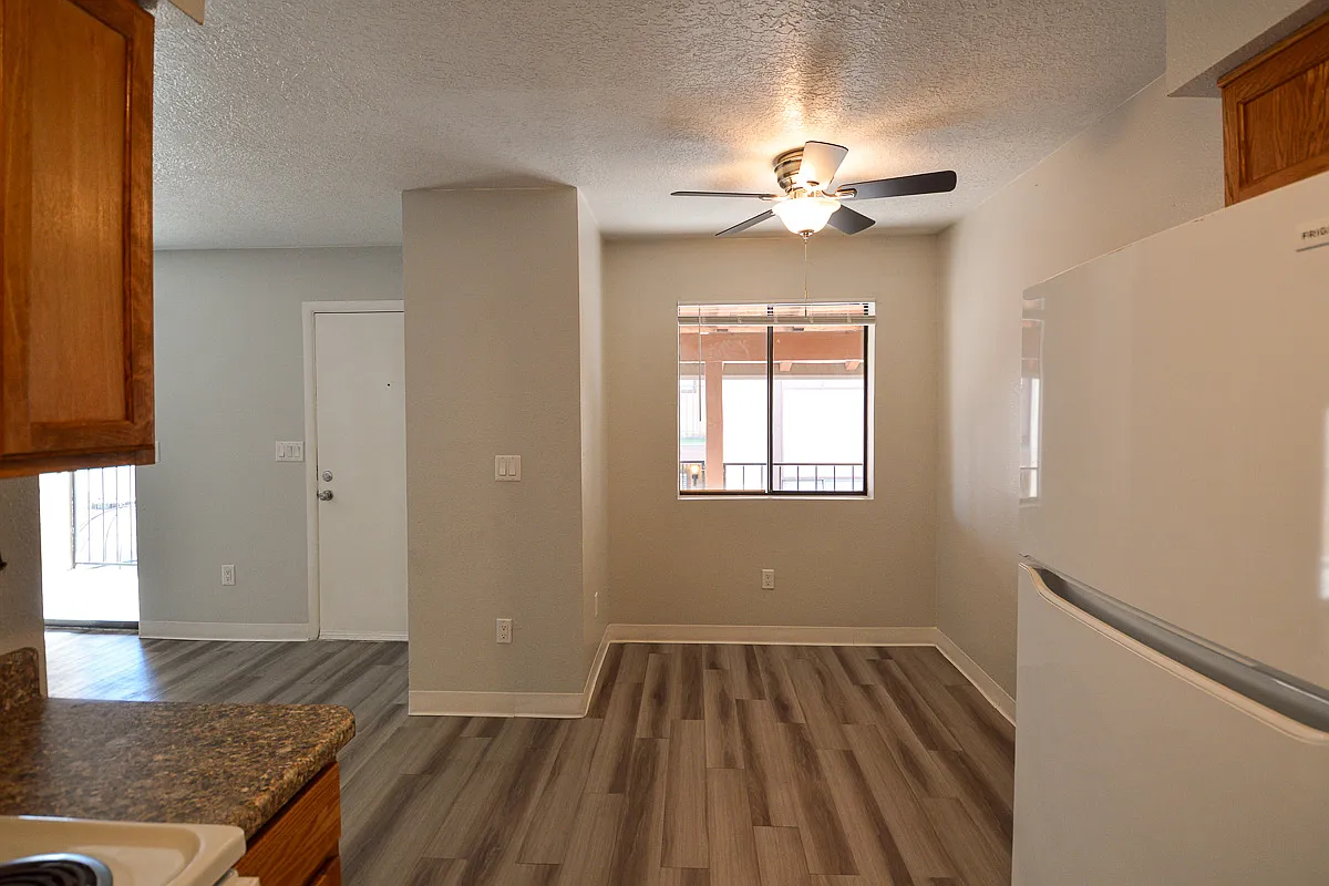 2 bed, 849 sqft, $1,190 — Photo 4