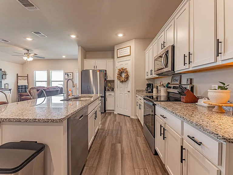 2306 Aylesbury Dr — Photo 12