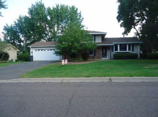 2717 Riviera Dr N, White Bear Lake, MN 55110
