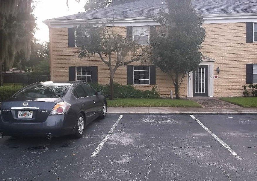 2nd image of 243 Lewfield Cir