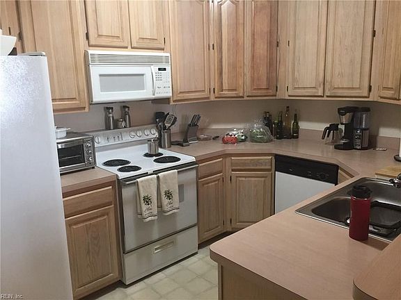 3rd image of 3188 Silver Sands Cir APT 200