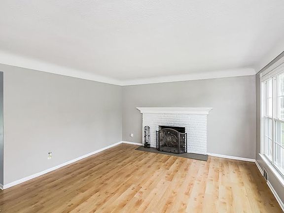 5th image of 10809 Gregory Ln