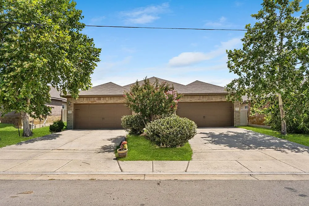 3 bed, 1264 sqft, $1,500 — Photo 3