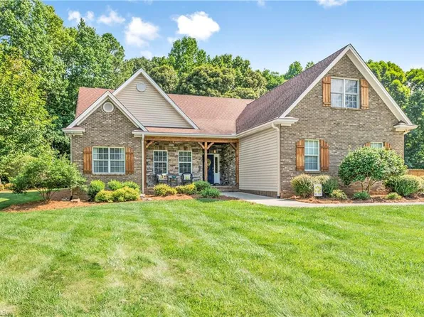 350 Covington Dr, Advance, NC 27006