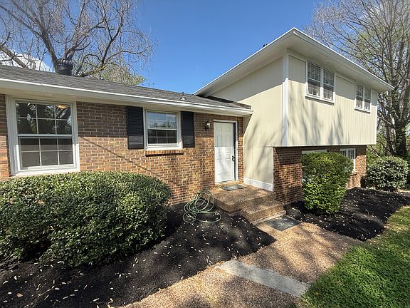 2nd image of 608 Sue Ct