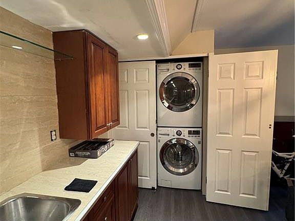 5th image of 2625 Indian Lake Dr