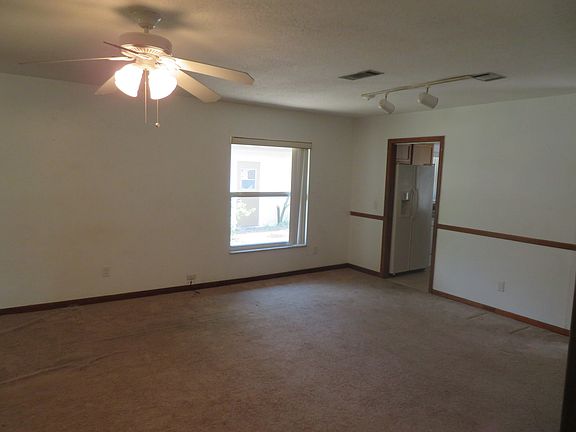 3rd image of 4669 Montauk St
