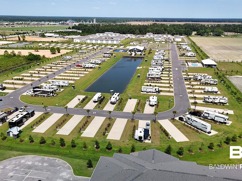 1st image of 811 Vacation Cir