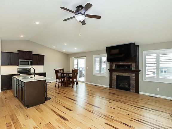 4th image of 508 Meadow Brook Pl