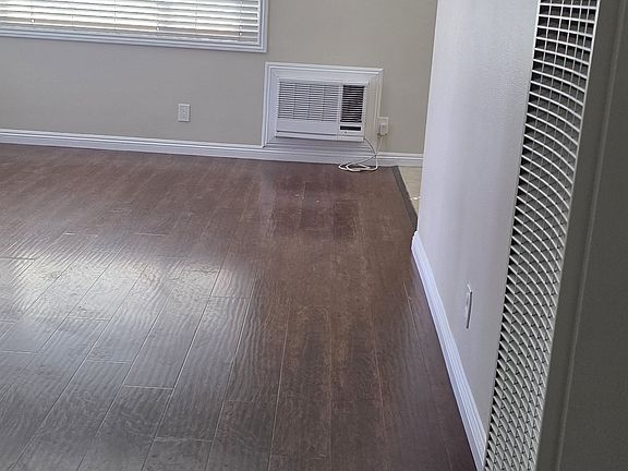 5th image of 967 N San Antonio Ave APT F