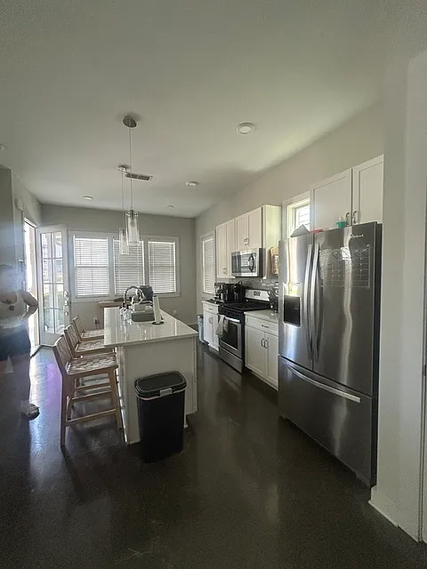3 bed, 1450 sqft, $3,000 — Photo 2