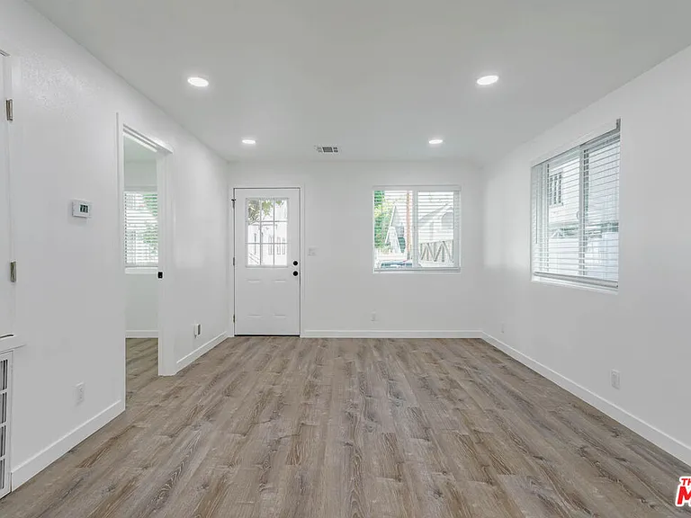 253 S Catalina Ave — Photo 10