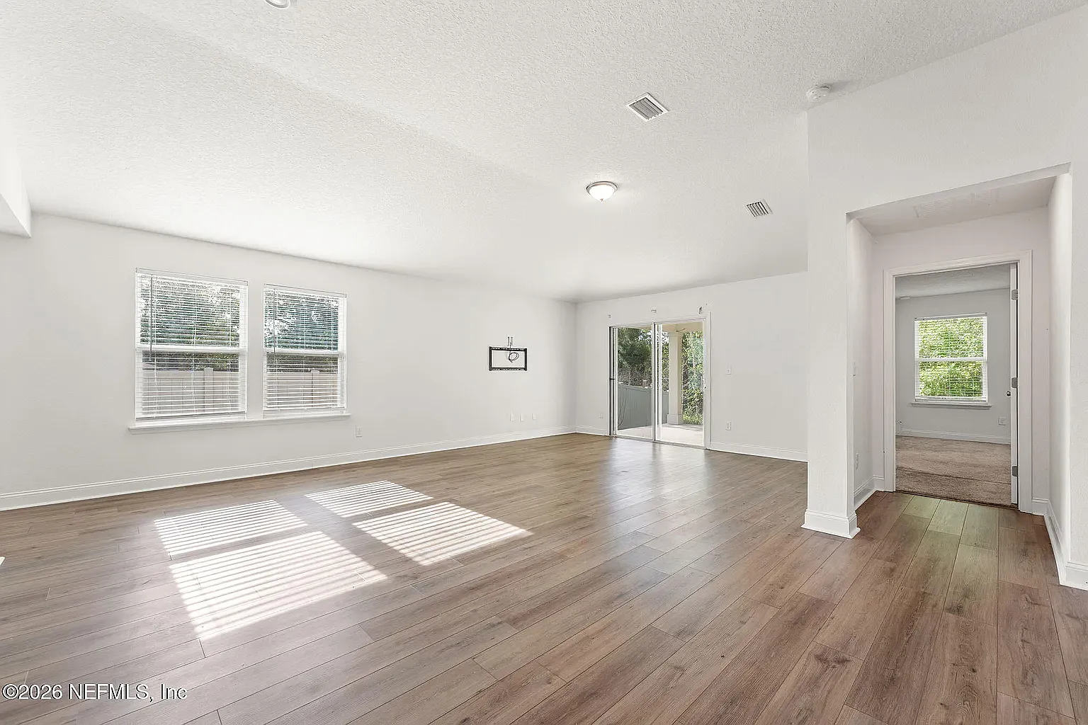 3 bed, 1498 sqft, $2,000 — Photo 4