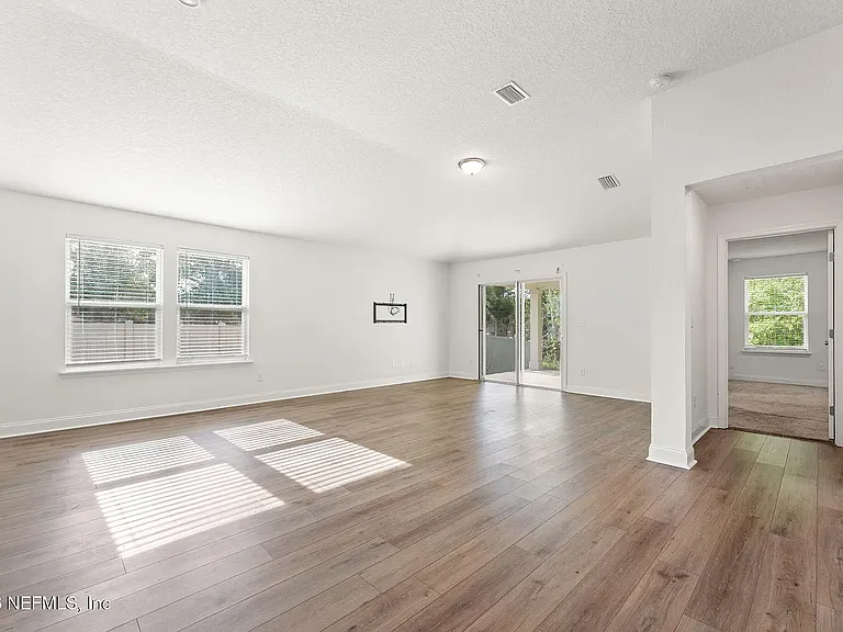 2907 Lucille Ln — Photo 4