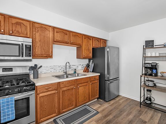 3rd image of 3624 Pine Oak Ave SW #202