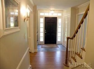 95 Valley View Rd, Chappaqua, NY 10514