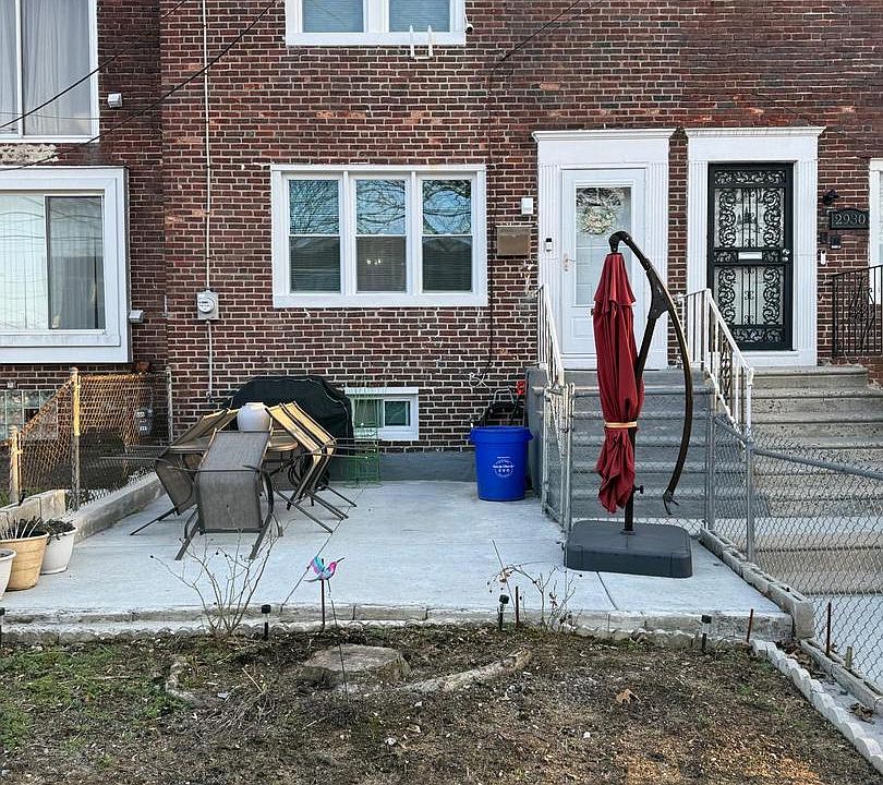 1st image of 2932 Clinton St